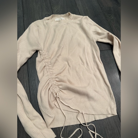 Side cinch top - Picture 3 of 3